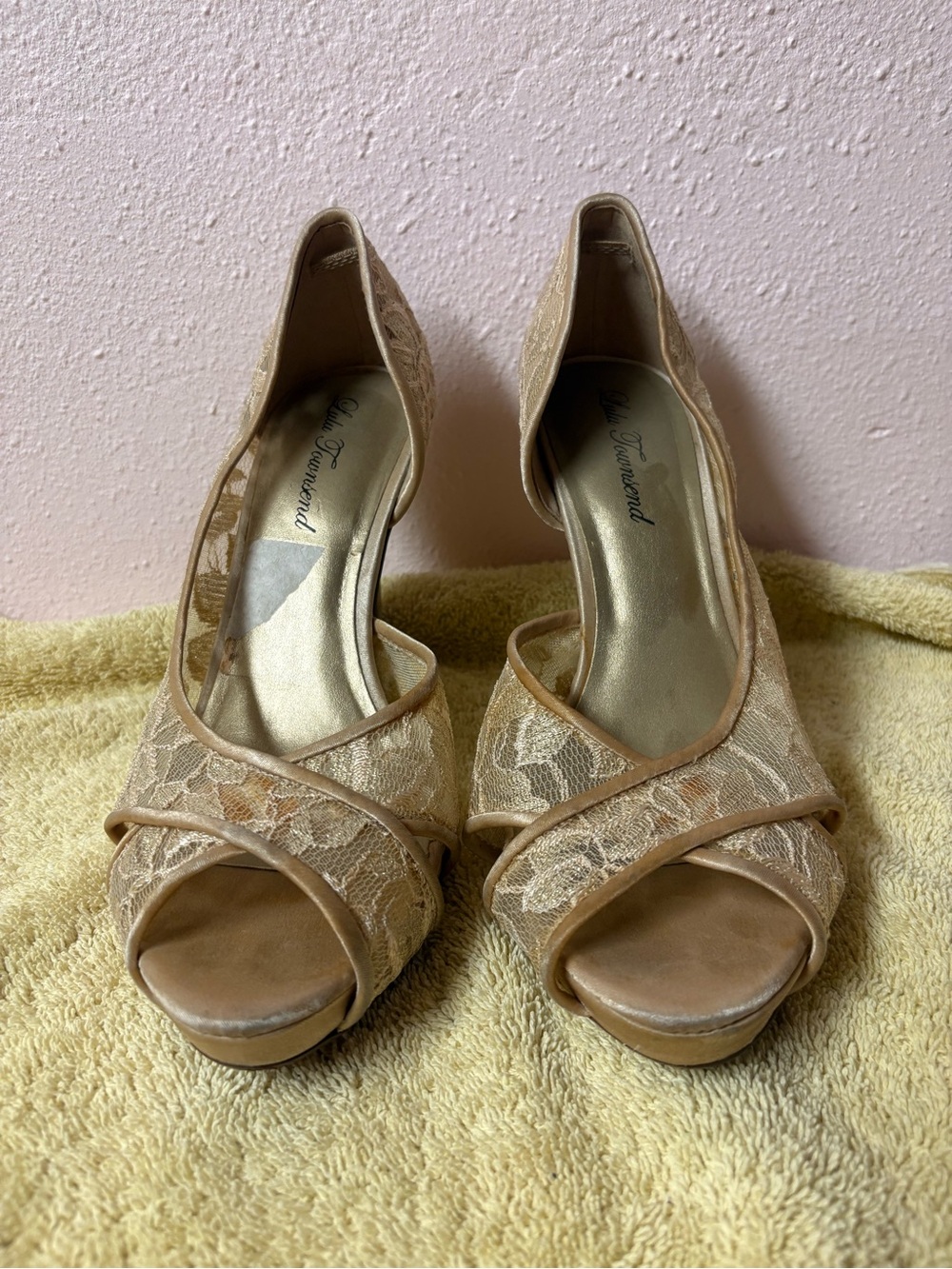 Lulu Townsend Womens Size 9 Champagne Lace Peep Toe Heels